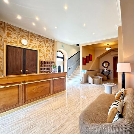 Hotel Restaurant Christophe Colomb Calvi  Bagian luar foto