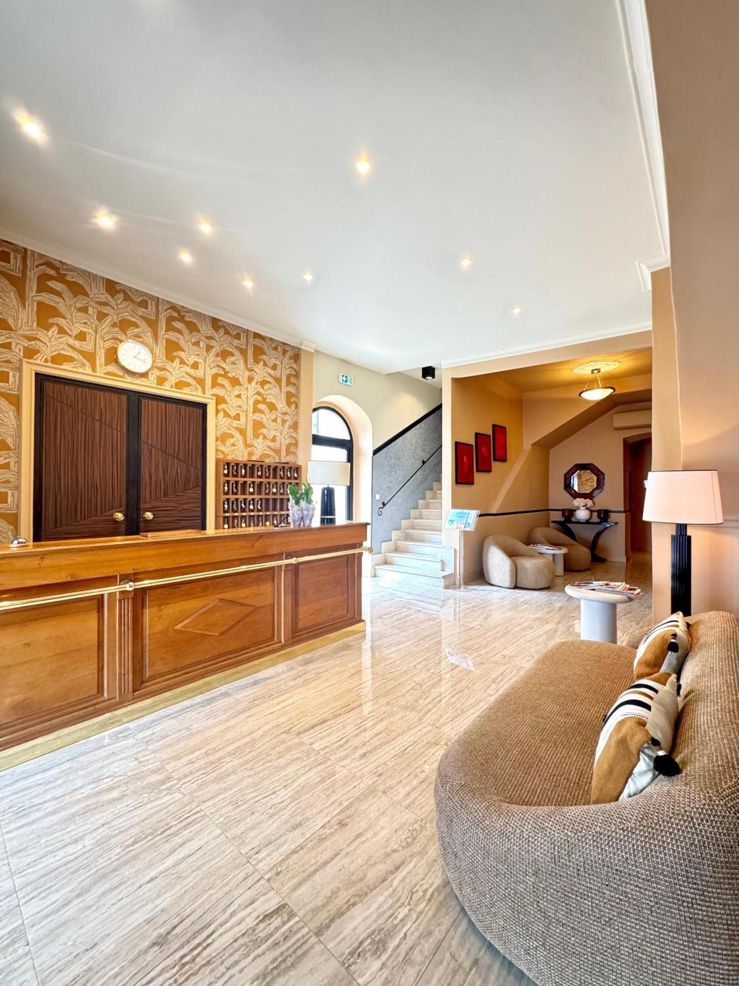 Hotel Restaurant Christophe Colomb Calvi  Bagian luar foto